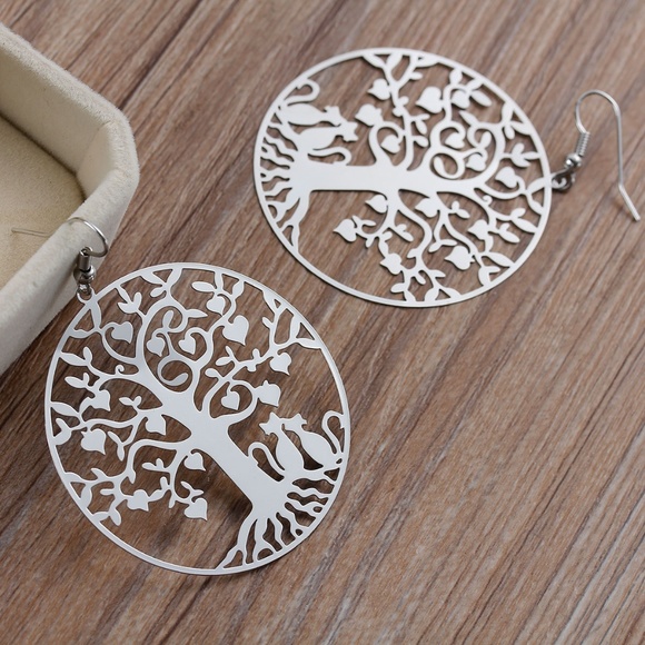 Round Silver tone Filigree Tree Carved Earrings - Picture 2 of 5